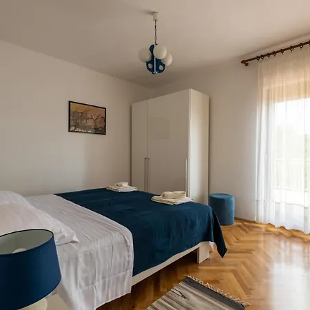 5 Bedroom Lovely In Casa vacanze