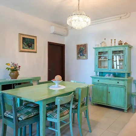 Holiday home 5 Bedroom Lovely In *