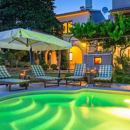 5 Bedroom Lovely In *