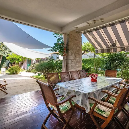 Holiday home 5 Bedroom Lovely In *
