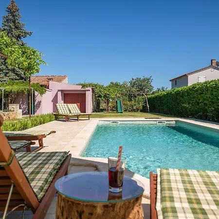 5 Bedroom Lovely In Holiday home Krnica