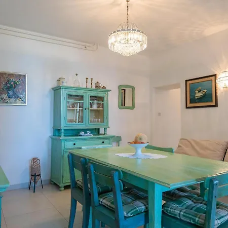 5 Bedroom Lovely In Holiday home *