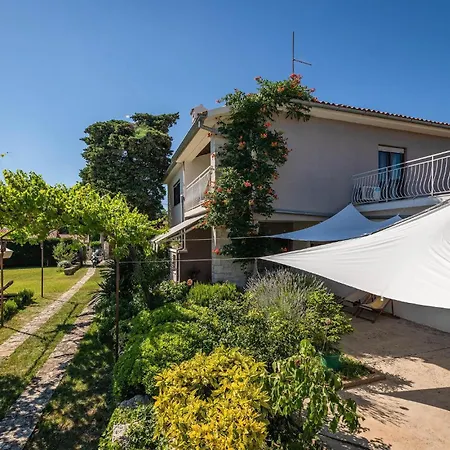 5 Bedroom Lovely In