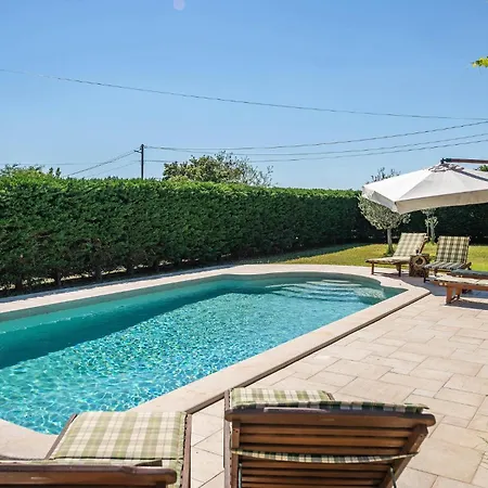 5 Bedroom Lovely In Holiday home