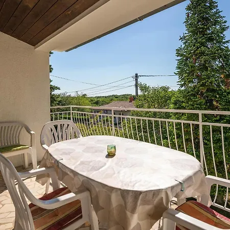 5 Bedroom Lovely In Holiday home Krnica